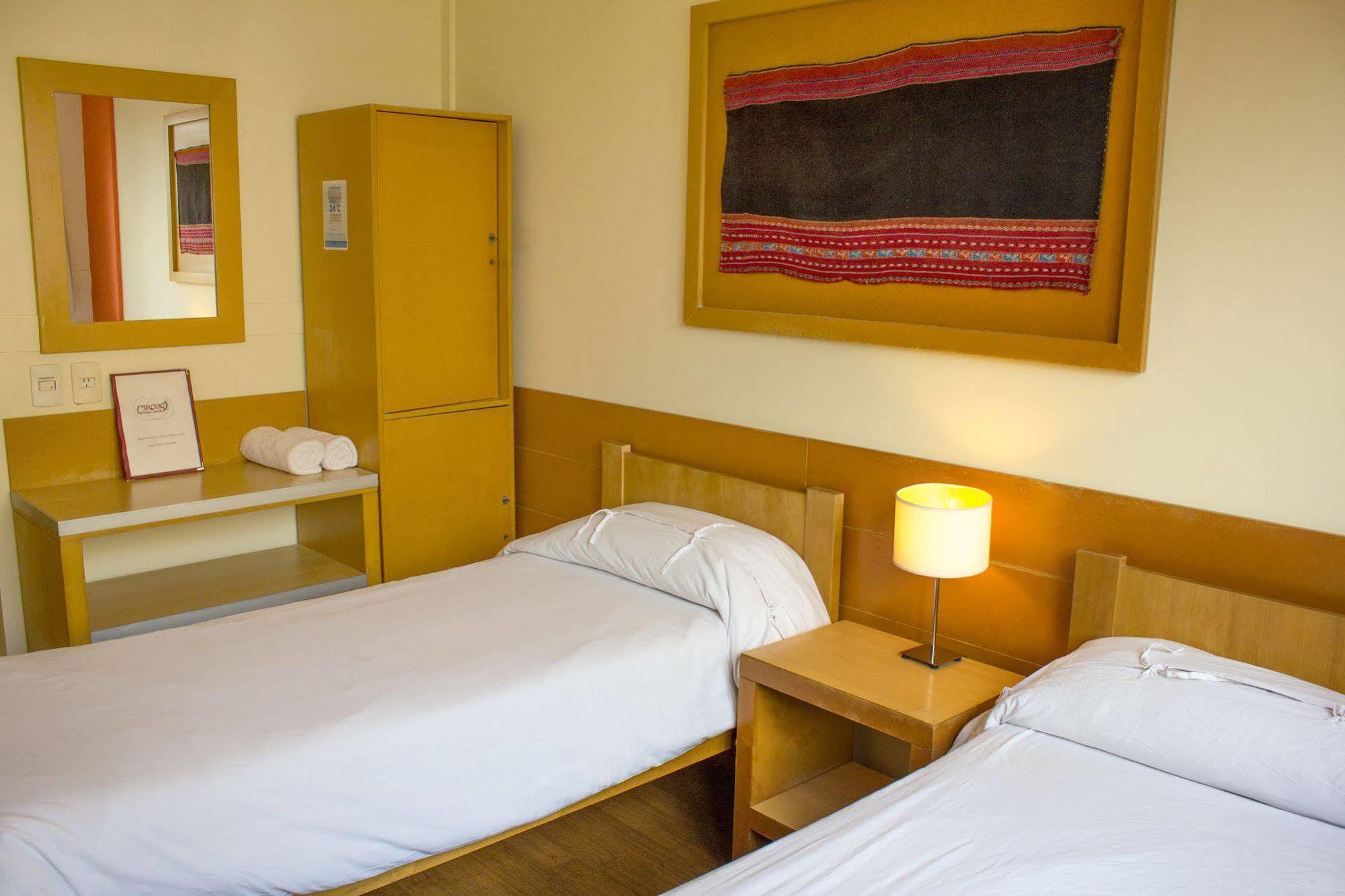 Circus Hostel Буенос Айрес Екстериор снимка