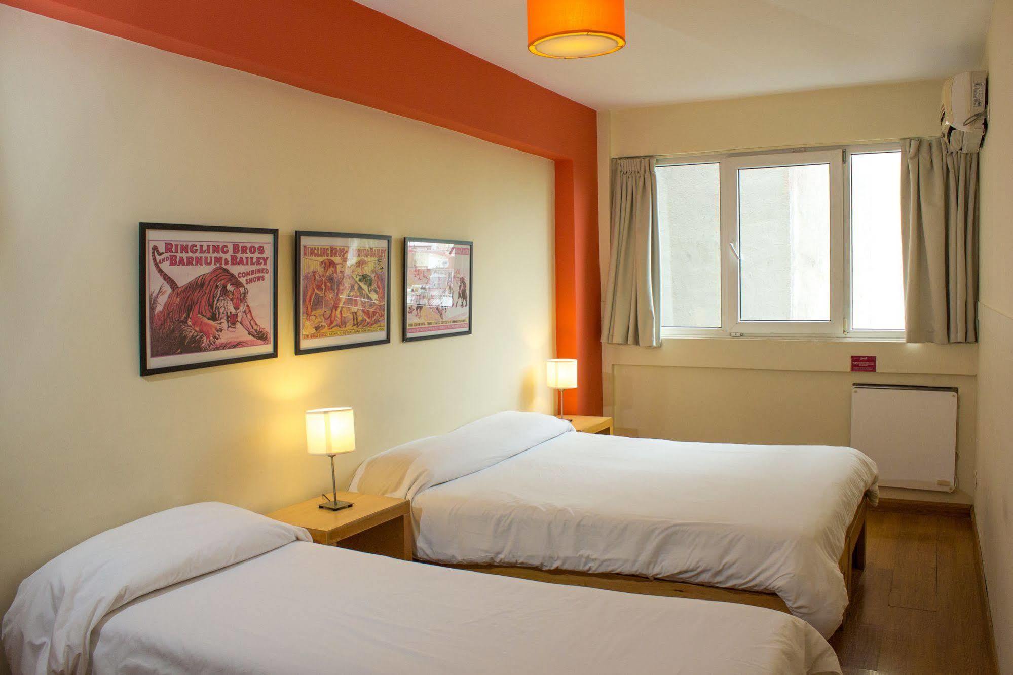 Circus Hostel Буенос Айрес Екстериор снимка