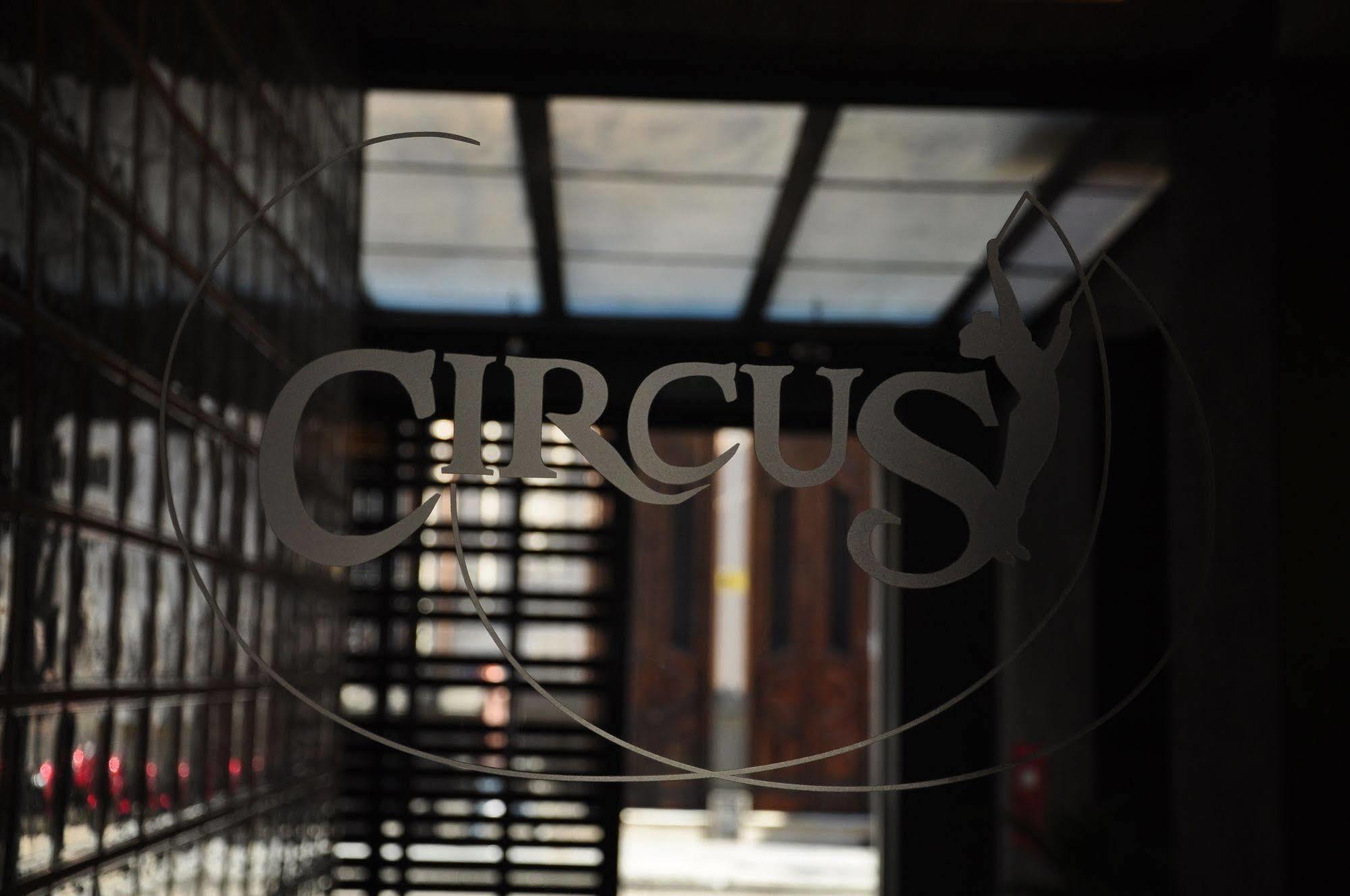 Circus Hostel Буенос Айрес Екстериор снимка