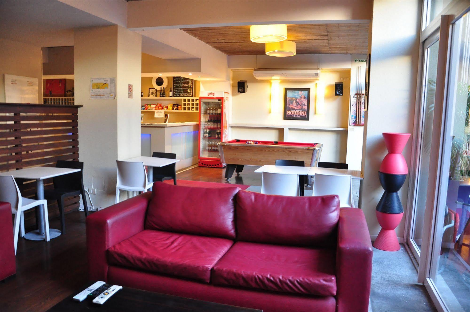 Circus Hostel Буенос Айрес Екстериор снимка
